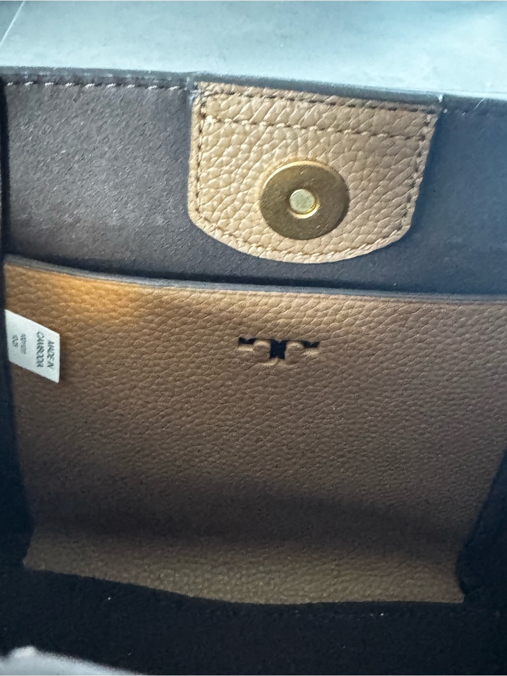 Tory Burch Pebbled Leather Mcgraw Bucket Bag - Picture 6 of 13